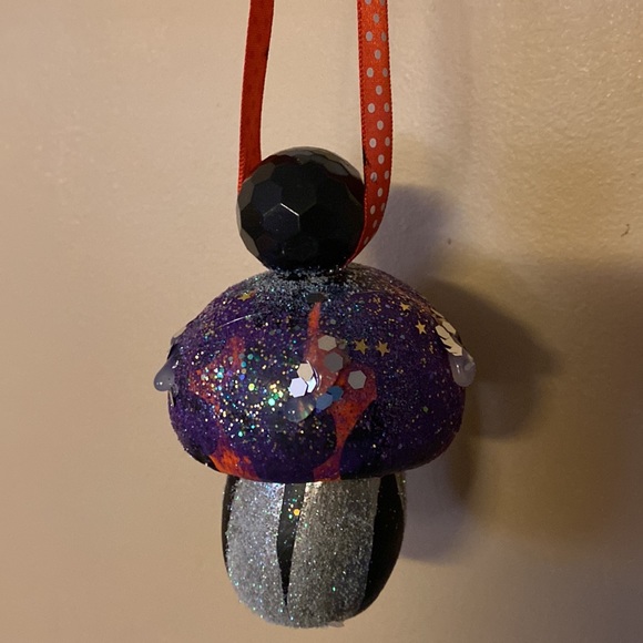 Holiday Fairy Mushroom - Picture 3 of 6